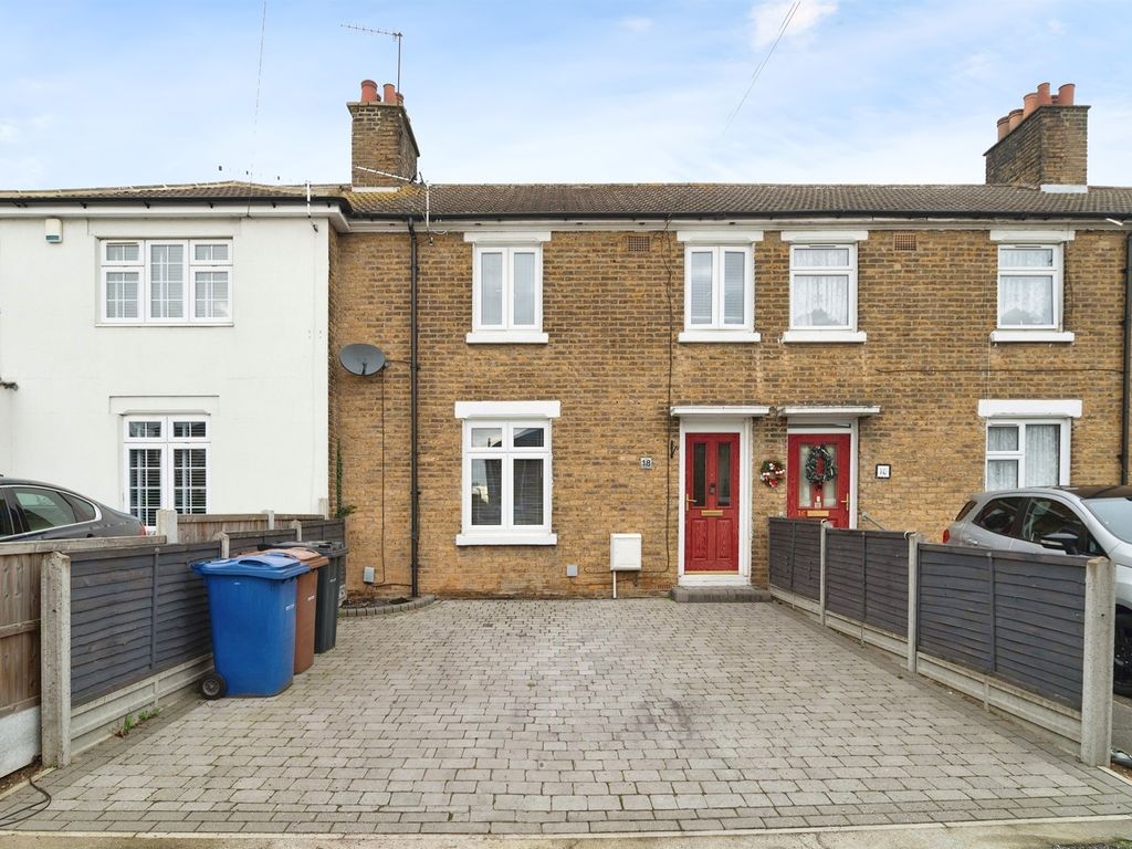 3 bed terraced house for sale in Church View, Aveley, South Ockendon