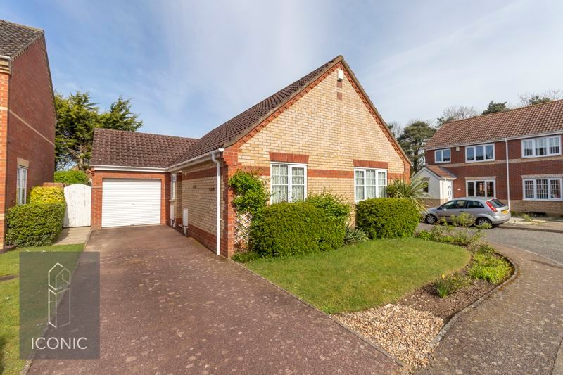 3 bed detached bungalow for sale in Walsingham Drive, Taverham, Norwich NR8, £300,000 Zoopla