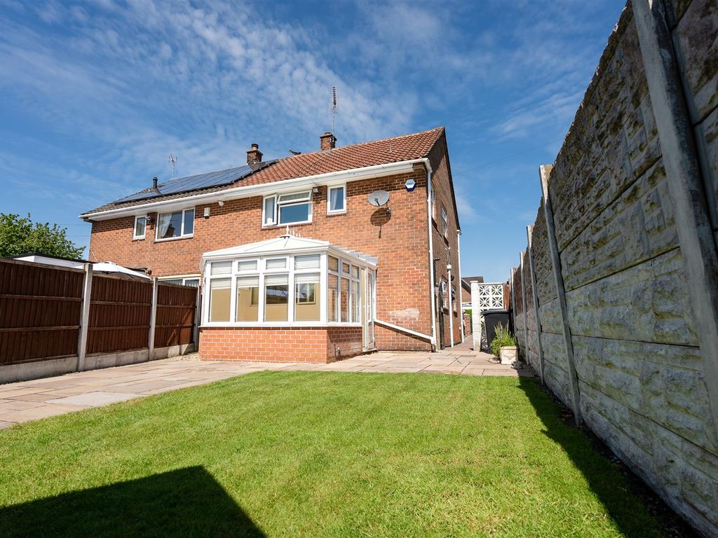 3 bed semidetached house for sale in Hallington Drive, Heanor DE75, £