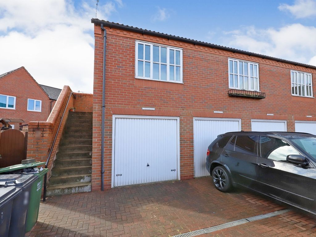 2 bed property for sale in Queen Street, Kidderminster DY10 Zoopla