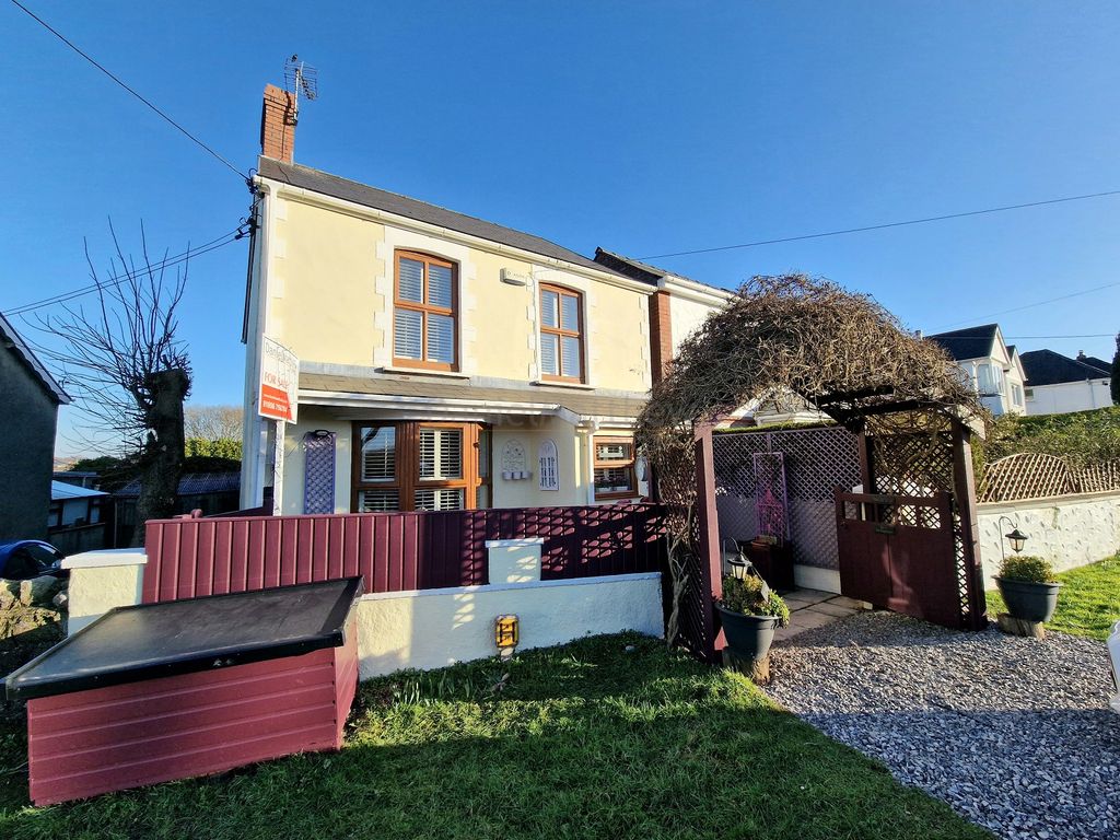 4 bed detached house for sale in PenYrHeol, PenYFai, Bridgend