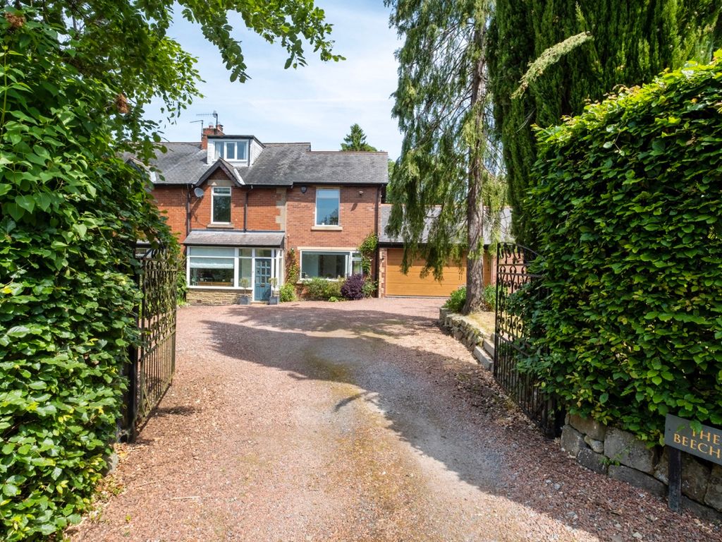 5 bed semidetached house to rent in The Beeches, 57 Apperley Road