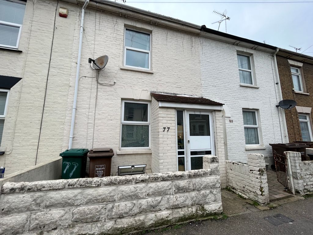 3 bed terraced house to rent in Victoria Street, Gillingham ME7 Zoopla