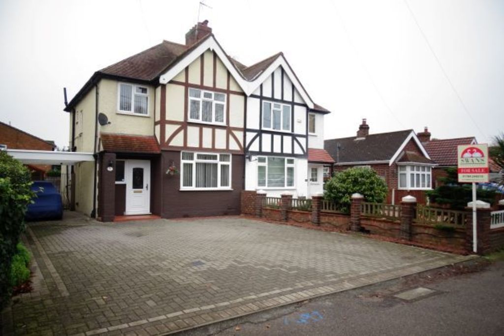 Staines Road West, Ashford TW15  