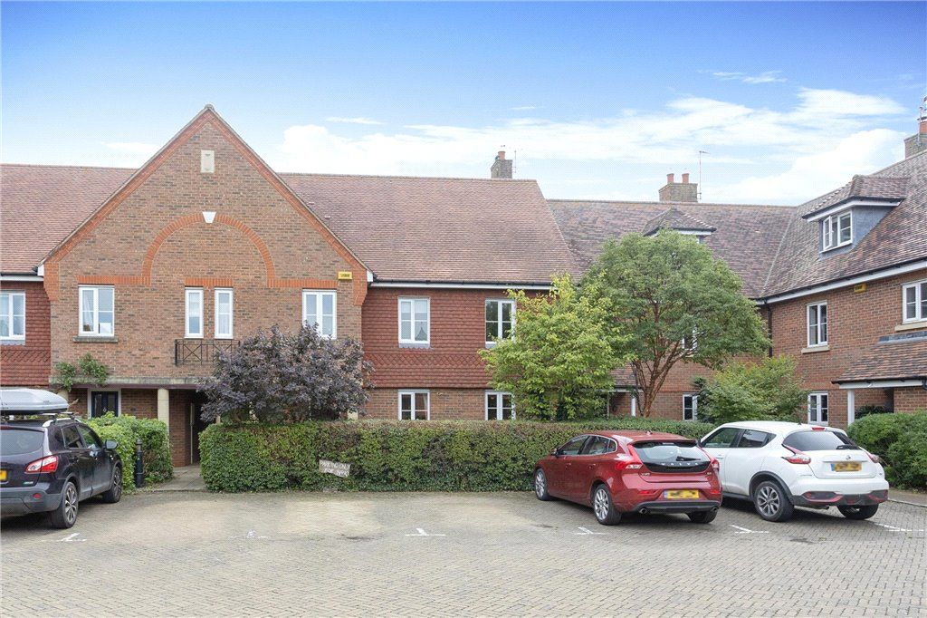 Waine Close, Buckingham, Buckinghamshire MK18  