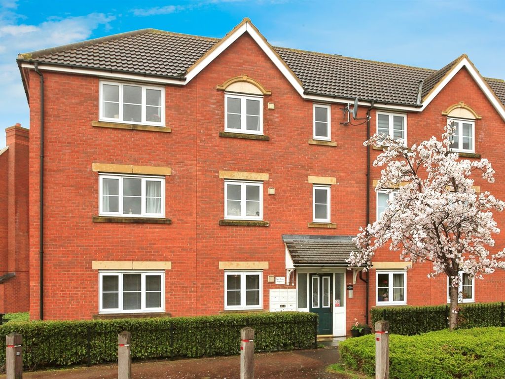 2 bed flat for sale in Vale Drive, Hampton Vale, Peterborough PE7, £