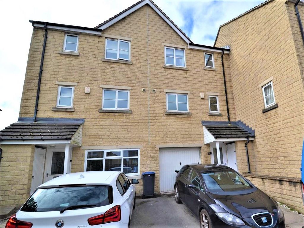 Chelker Close, Clayton Heights, Bradford BD6  