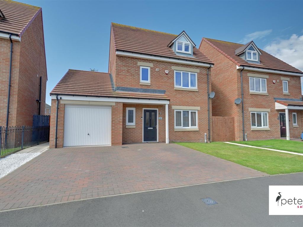 4 bed detached house for sale in Heyrose, Thurcroft, Sunderland SR3, £