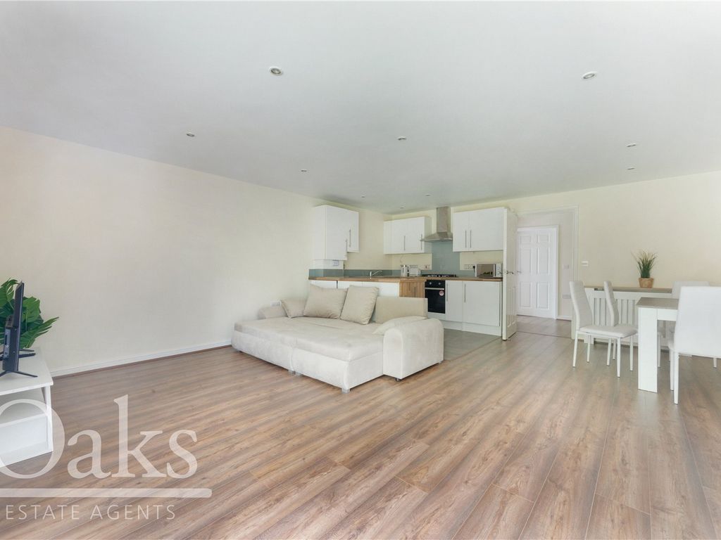 2 bed flat for sale in Outram Road, Croydon CR0, £325,000