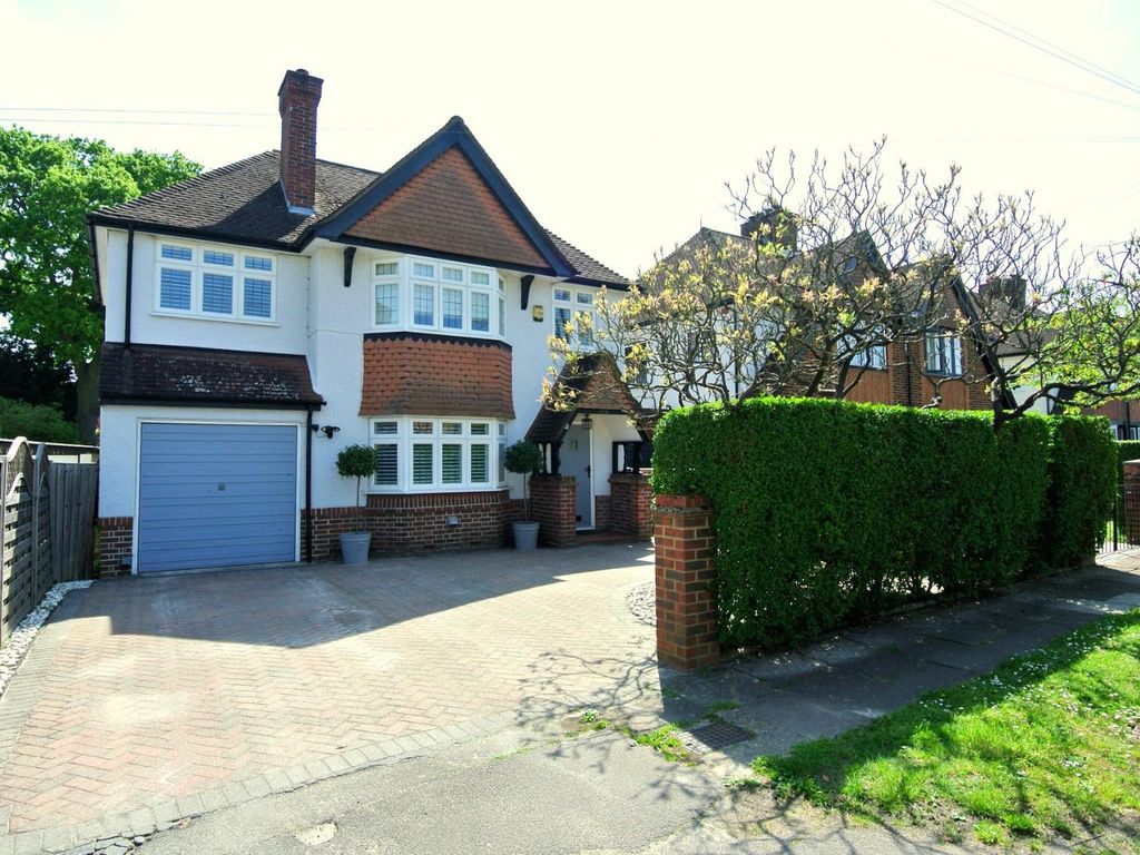 4 bed detached house for sale in Village Way, Ashford TW15, £830,000