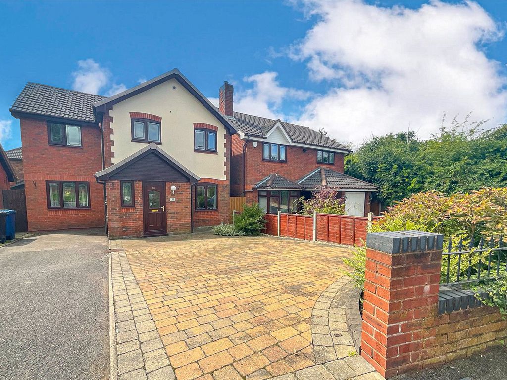 4 bed detached house for sale in Abbey Road, Glascote, Tamworth