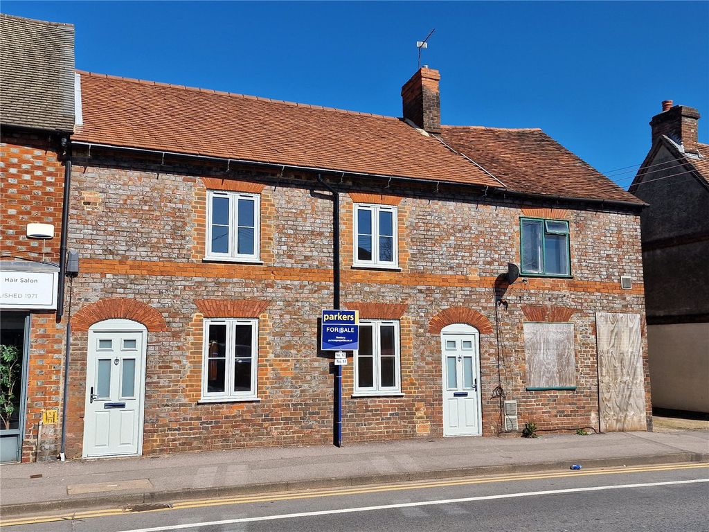 2 bed terraced house for sale in Chapel Street, Thatcham, Berkshire