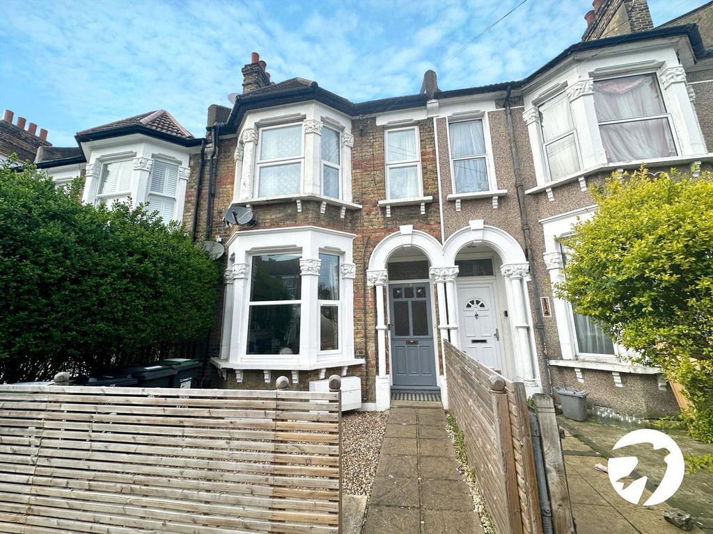 2 bed flat for sale in Mount Pleasant Road, Lewisham, London SE13, £