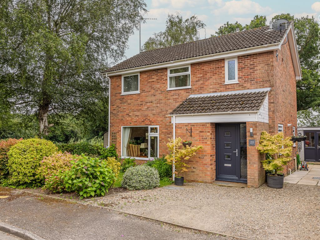 4 bed detached house for sale in College Close, Coltishall, Norwich