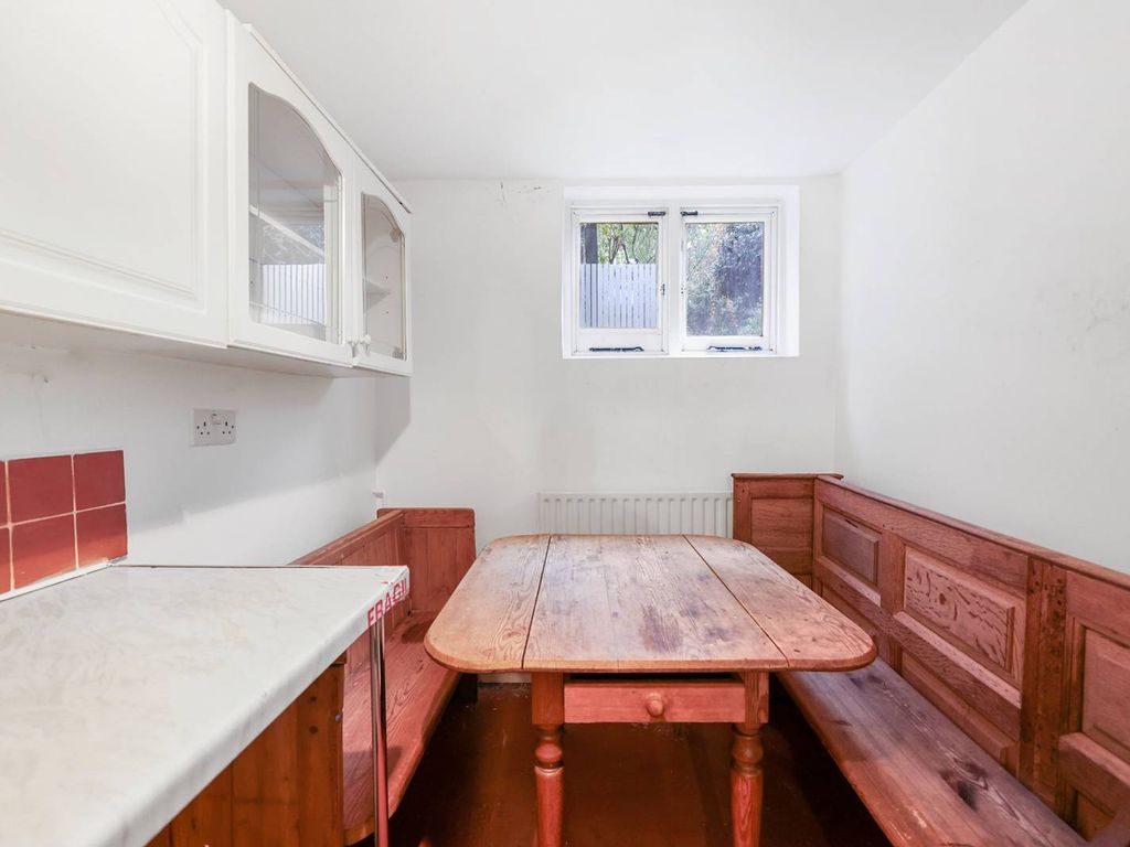 1 bed flat for sale in Cephas Avenue, Whitechapel, London E1, £325,000