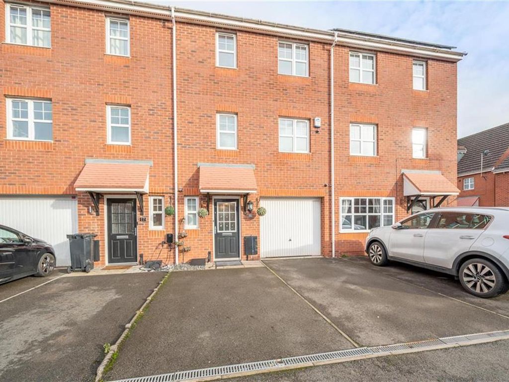 3 bed town house to rent in Bickon Drive, Quarry Bank, Brierley Hill