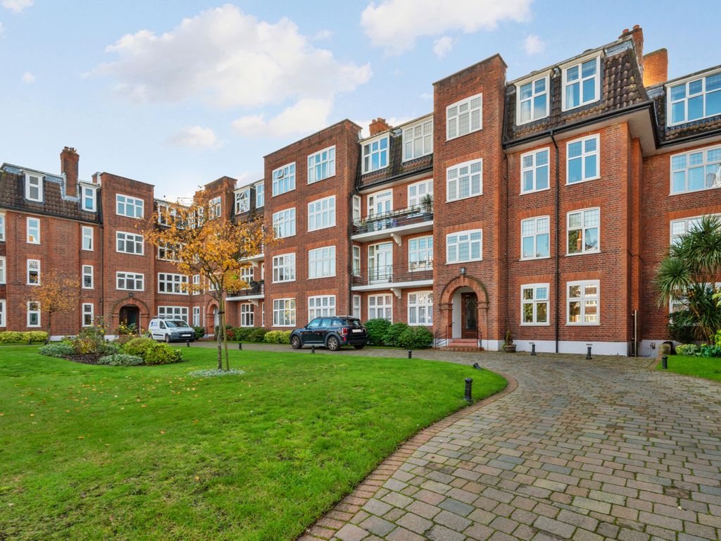 3 bed flat for sale in Portsmouth Road, Surbiton KT6, £599,999 Zoopla