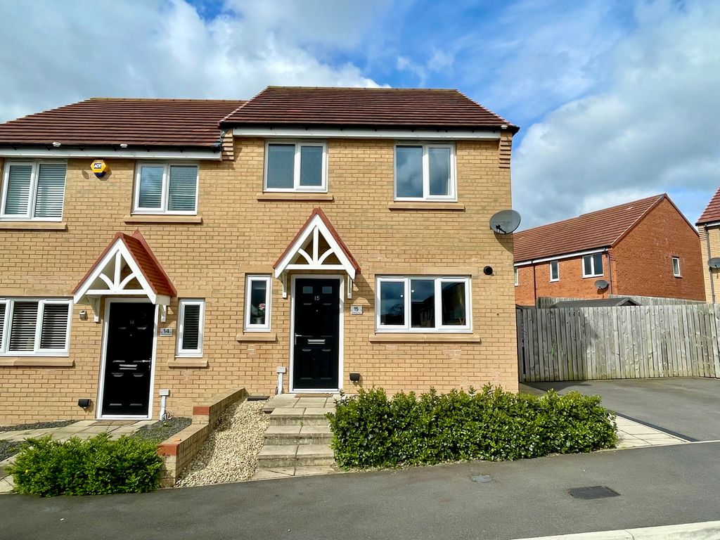 3 bed semidetached house for sale in Allendale Court, Newcastle Upon