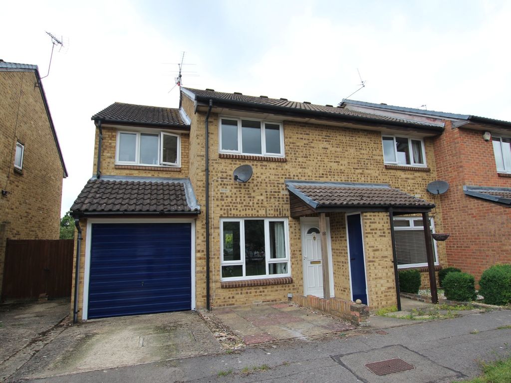 End terrace house to rent in Binbrook Close, Lower Earley, Reading RG6 Zoopla