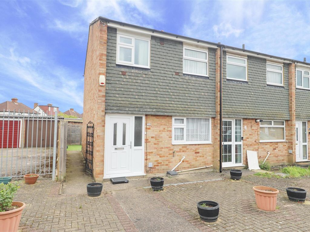 2 bed end terrace house for sale in Paget Road, Hillingdon UB10, £