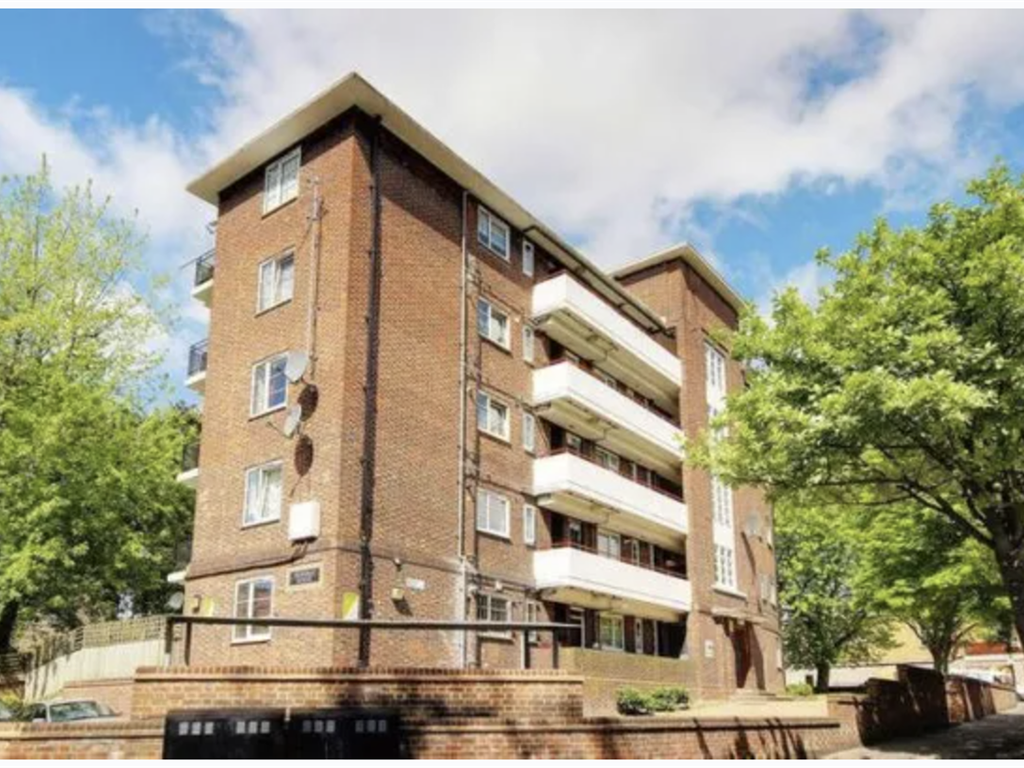3 bed flat to rent in Hendale House, Upper Clapton Road, London E5 Zoopla