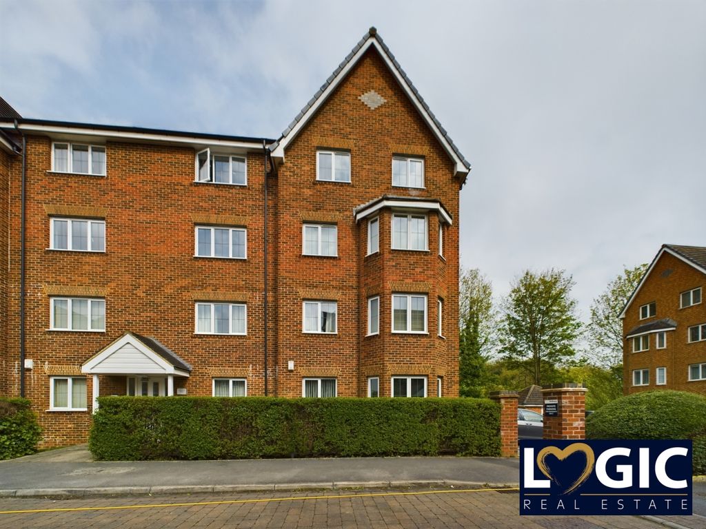 2 bed flat for sale in Gascoigne House Cromwell Mount, Pontefract, West