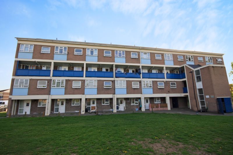 2 bed flat for sale in Academy Gardens, Northolt UB5 Zoopla