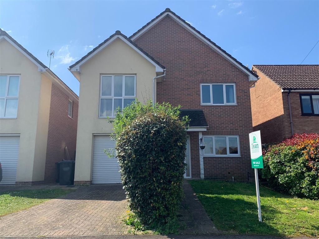 4 bed detached house for sale in Princess Royal Road, Bream, Lydney