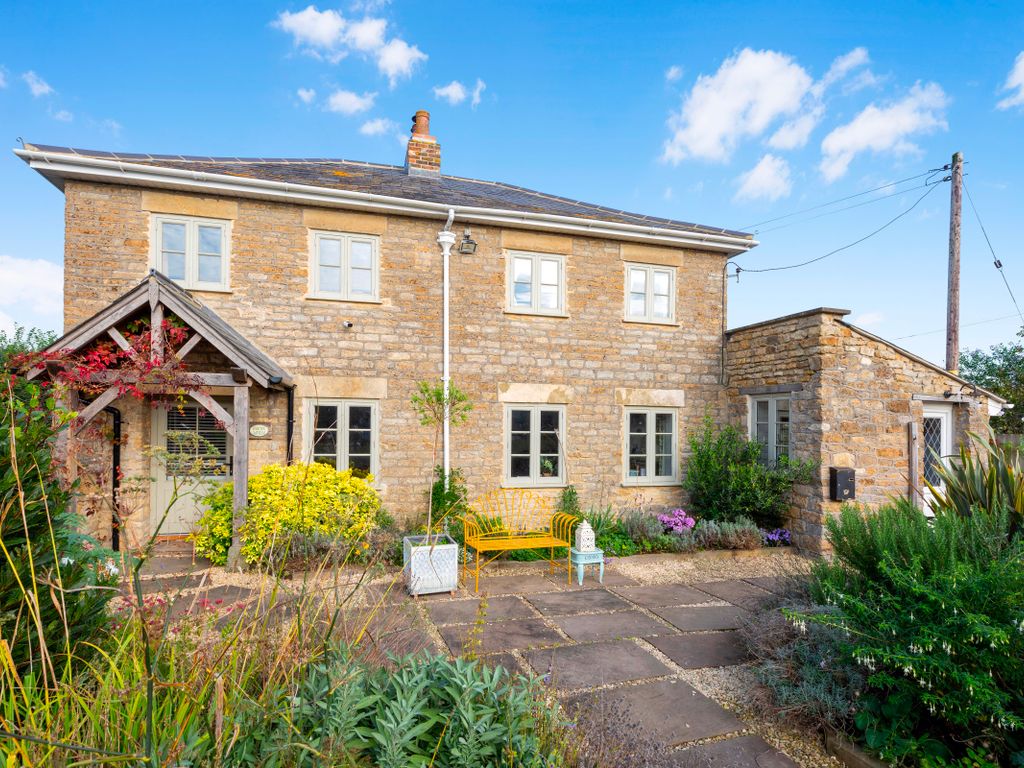 3 bed detached house for sale in House, Head Lane, East Stour