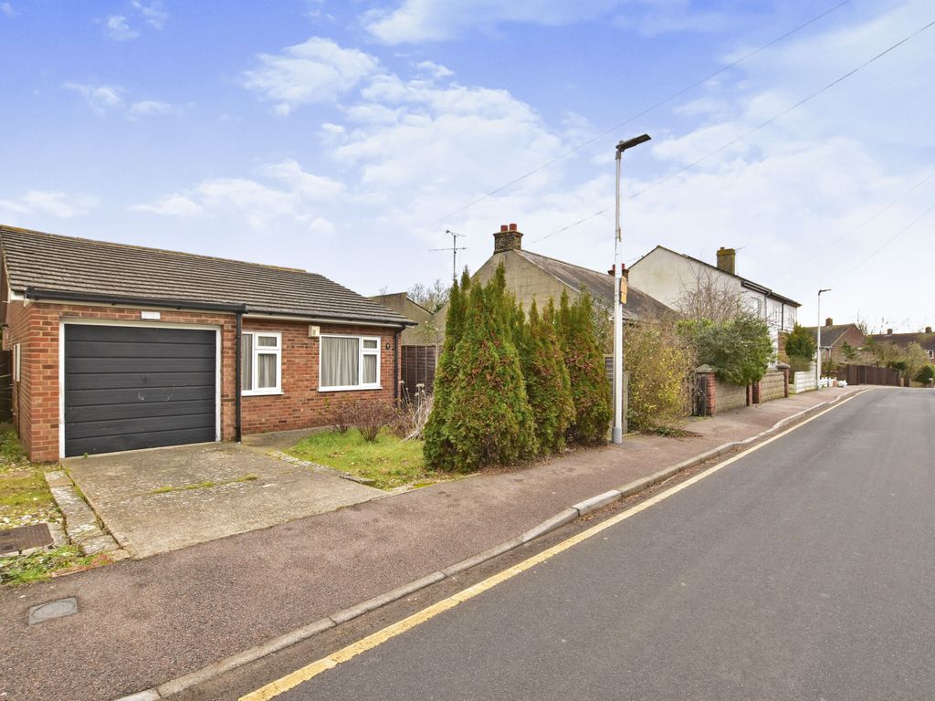 1 bed bungalow for sale in William Street, Rainham, Gillingham, Kent