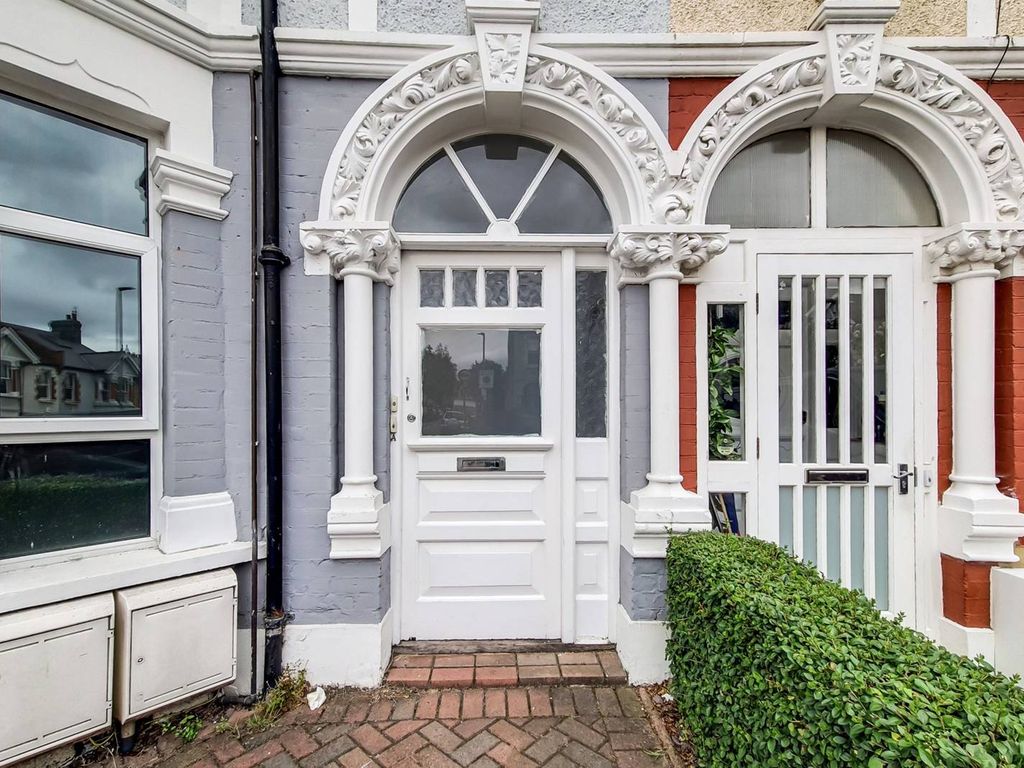 2 bed flat for sale in Wimbledon Park Road, Southfields, London SW18