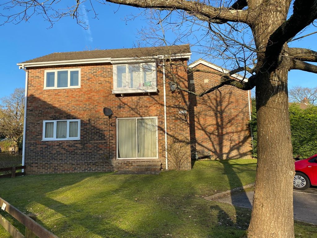 1 bed flat to rent in 40 Upper Heyshott, Petersfield, Hampshire GU31