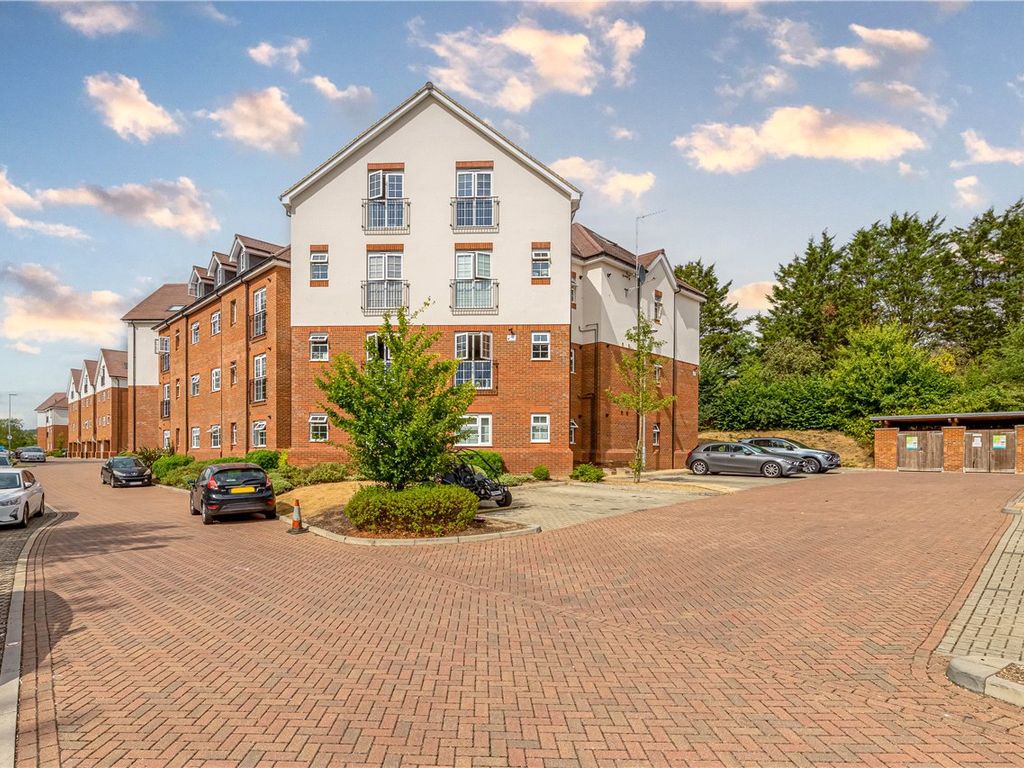 2 bed flat for sale in Millstone Way, Harpenden, Hertfordshire AL5 Zoopla