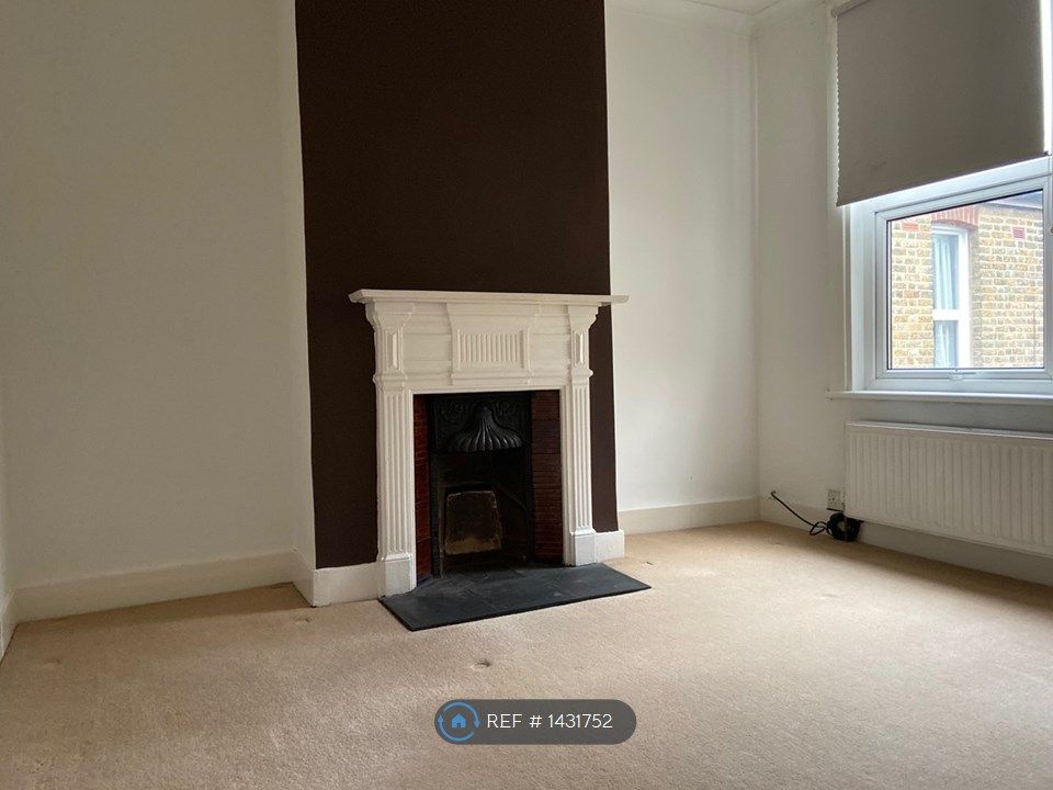 3 bed flat to rent in Enfield, Enfield EN1 Zoopla