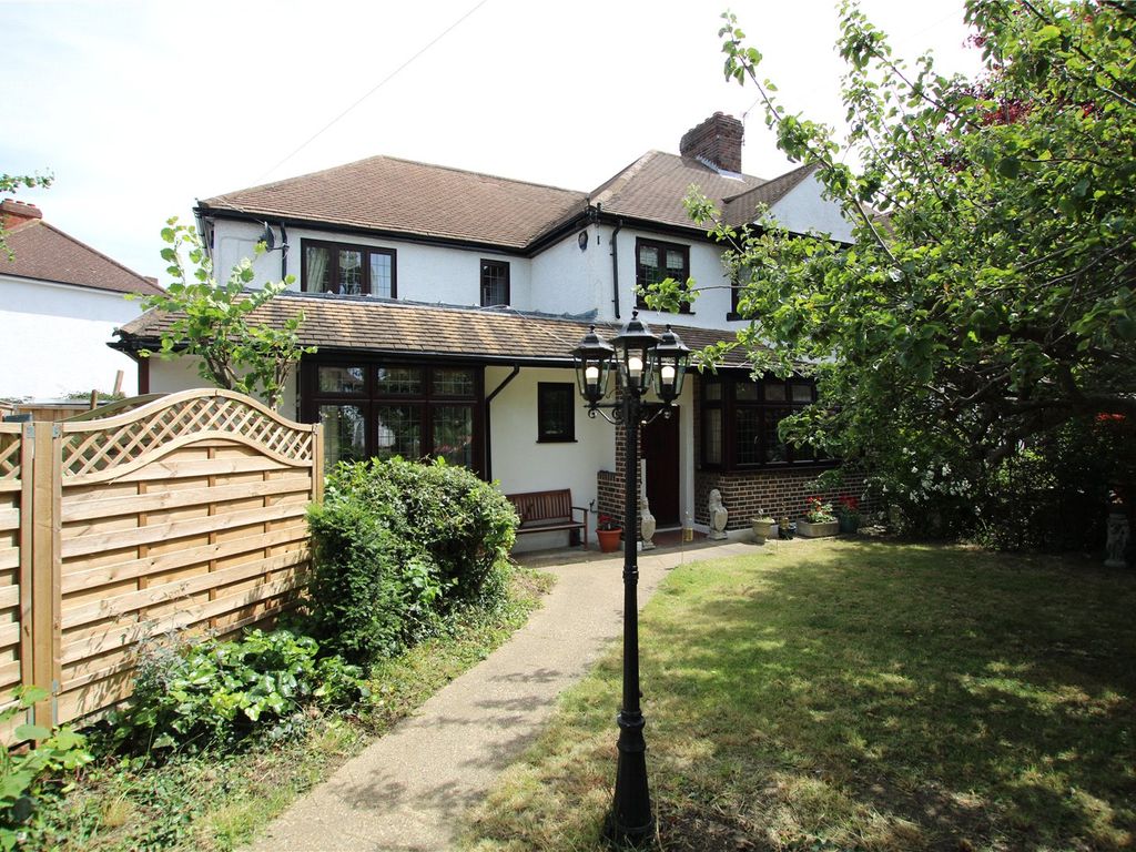 5 bed semidetached house for sale in Wood Road, London SE9