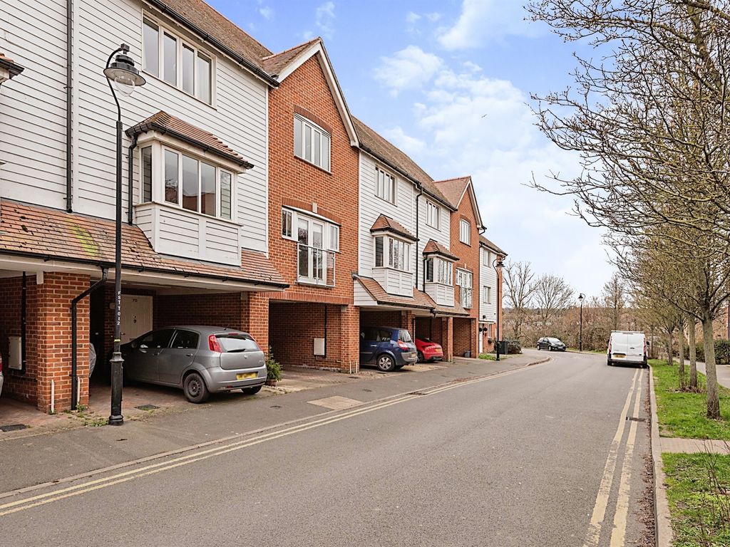 3 bed town house for sale in Stonebridge Road, Canterbury CT2 Zoopla