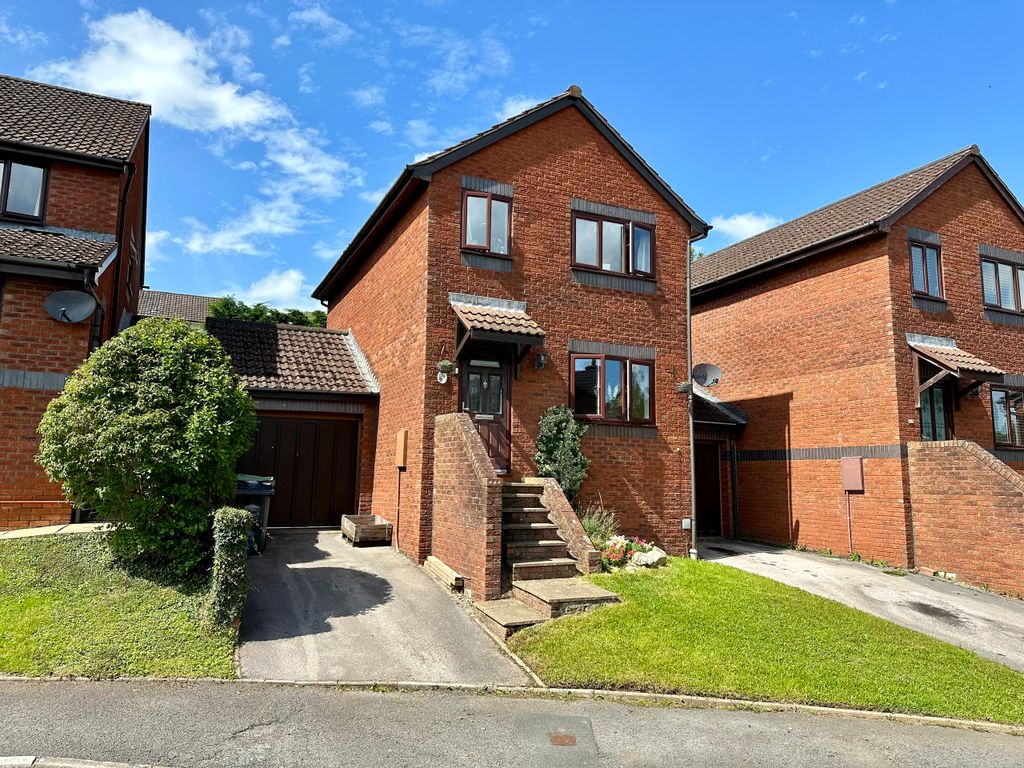 3 bed detached house for sale in Lawn Drive, Chudleigh, Newton Abbot
