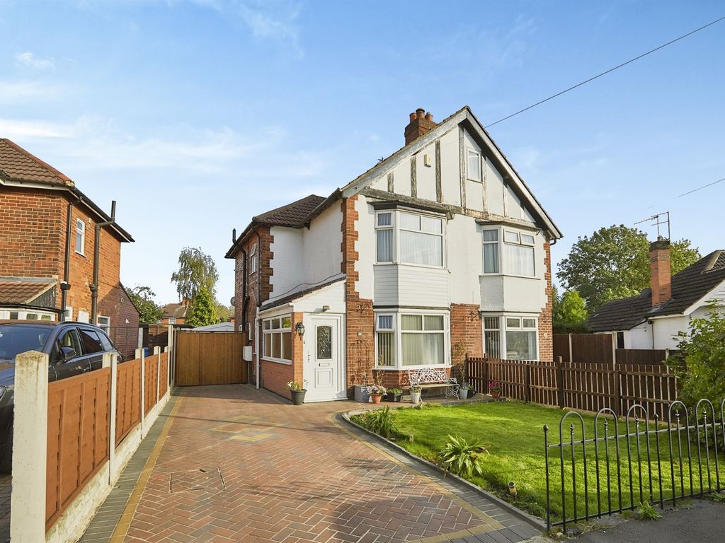 3 bed semidetached house for sale in Westcroft Avenue, Littleover