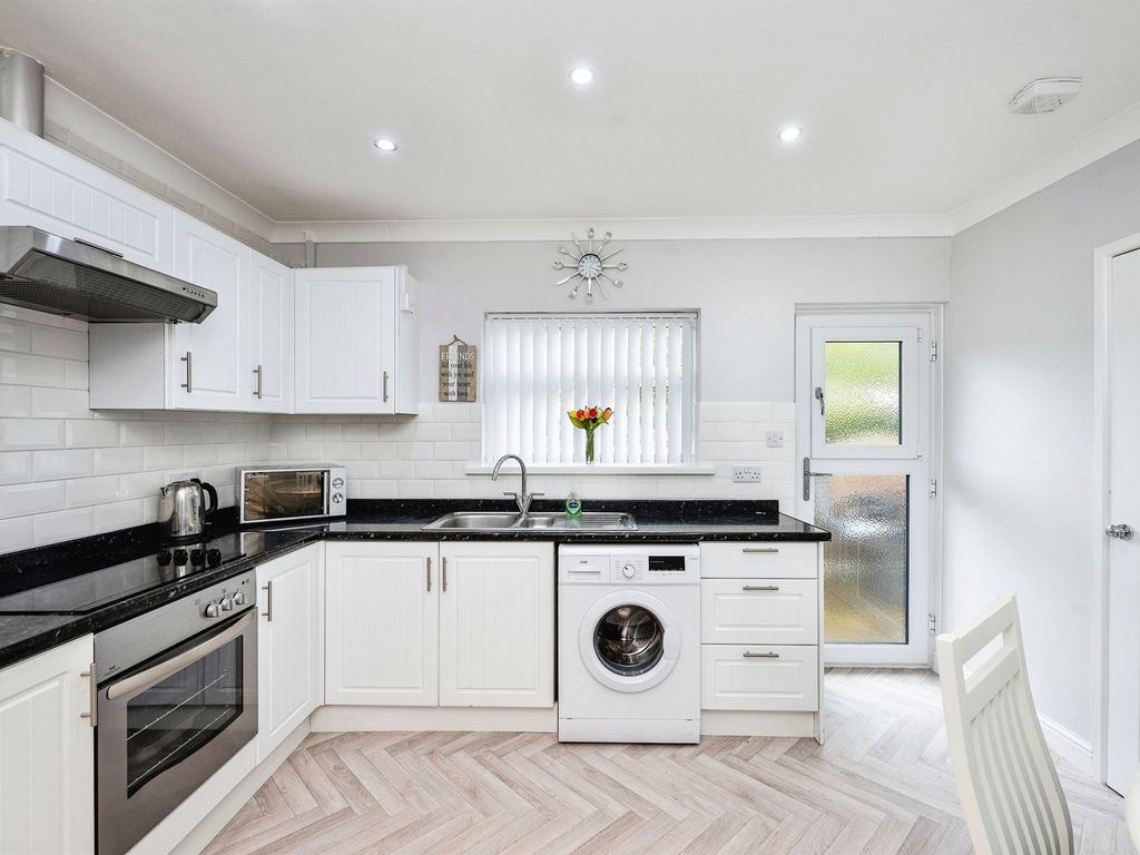 2 bed detached bungalow for sale in Morfa Glas, Glynneath, Neath SA11