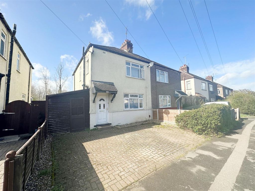 3 bed semidetached house to rent in Windsor Street, Wolverton, Milton