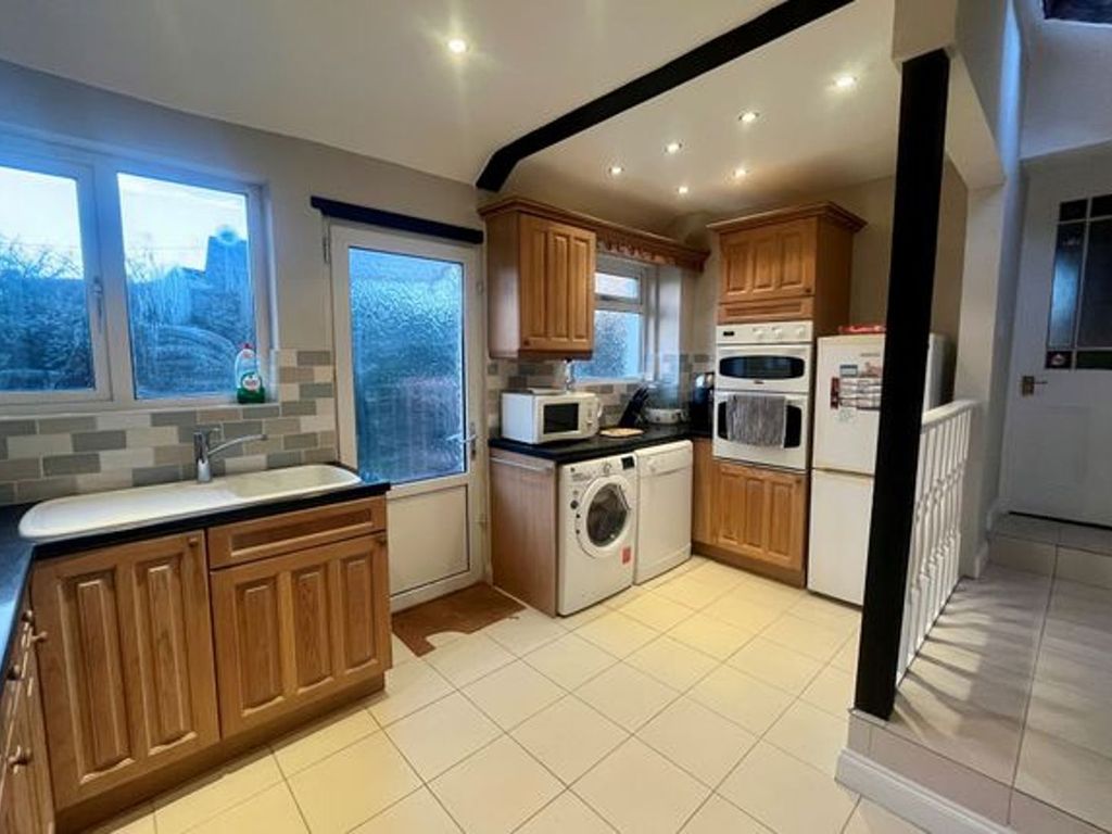 3 bed semidetached house for sale in Brynbrain Road, Cwmllynfell