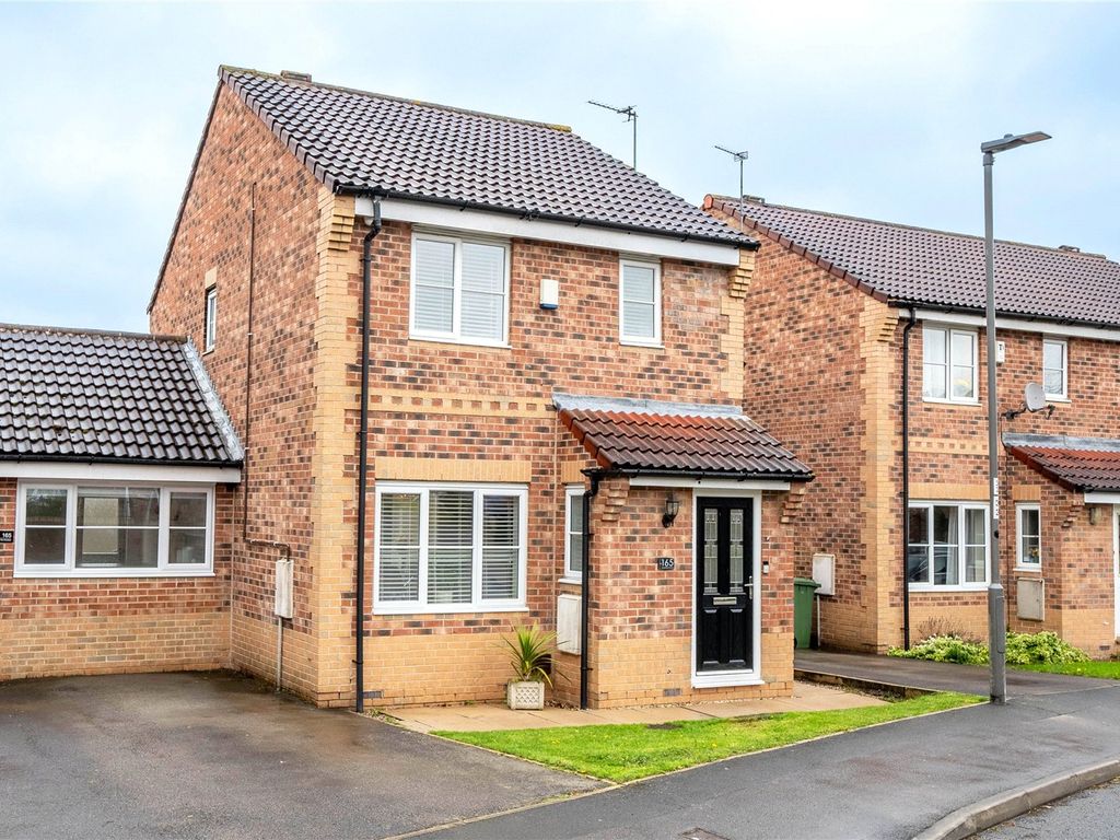 3 bed link detached house for sale in Healdfield Road, Castleford, West