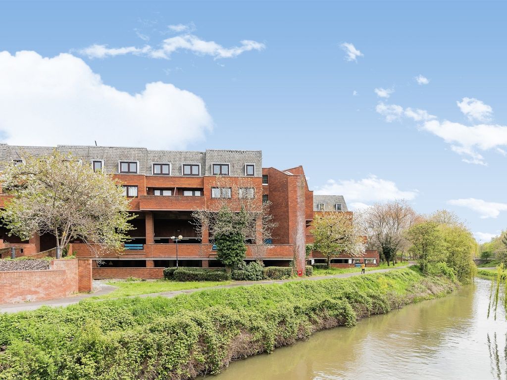 2 bed property for sale in Potters Croft, Main Street, Clifton