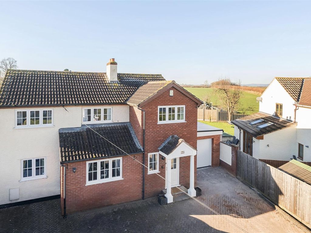 4 bed detached house for sale in Staplehay, Trull, Taunton TA3, £