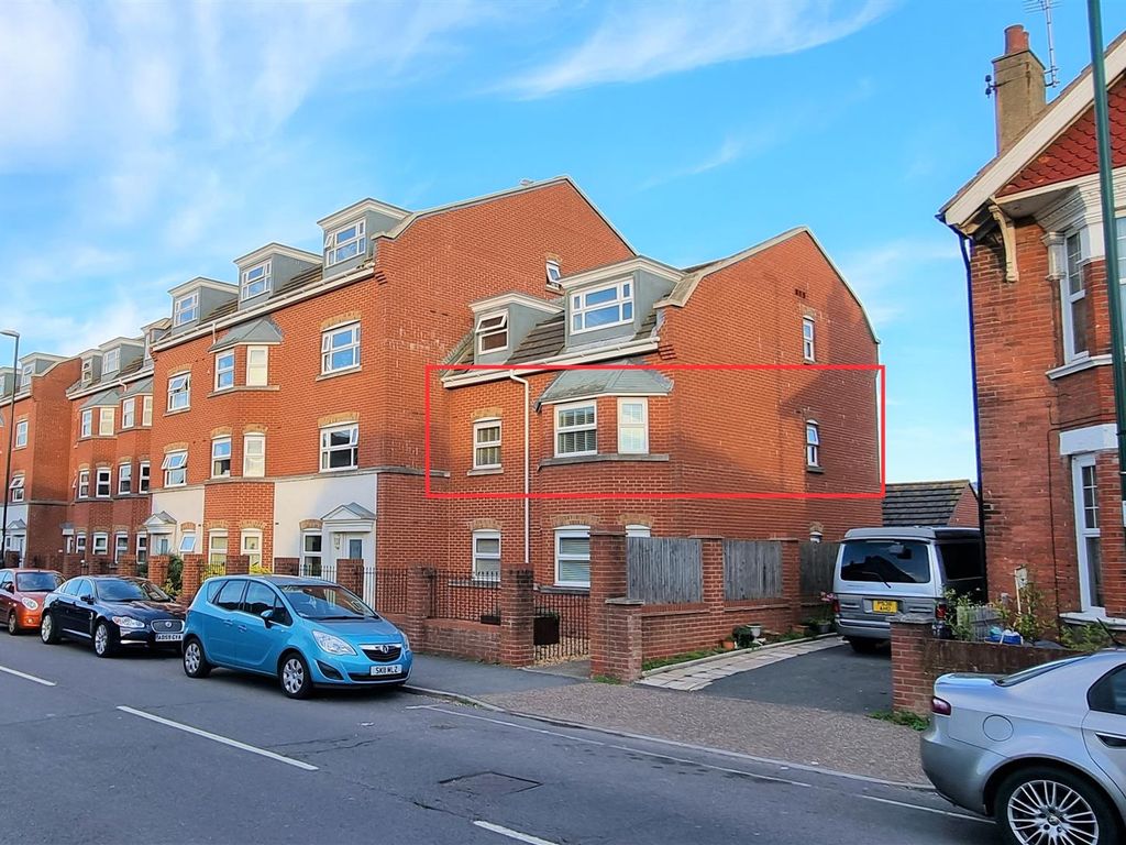 2 bed flat for sale in Regis Gate, Longford Road, Bognor Regis, West