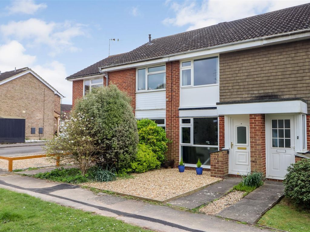 2 bed terraced house for sale in Sycamore Avenue, Horsham RH12 Zoopla