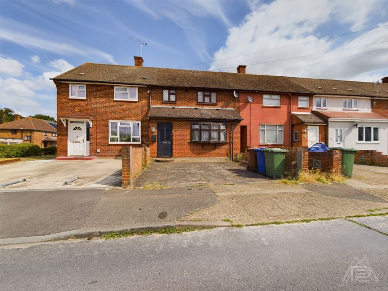 4 bed terraced house for sale in Humber Avenue, South Ockendon RM15, £
