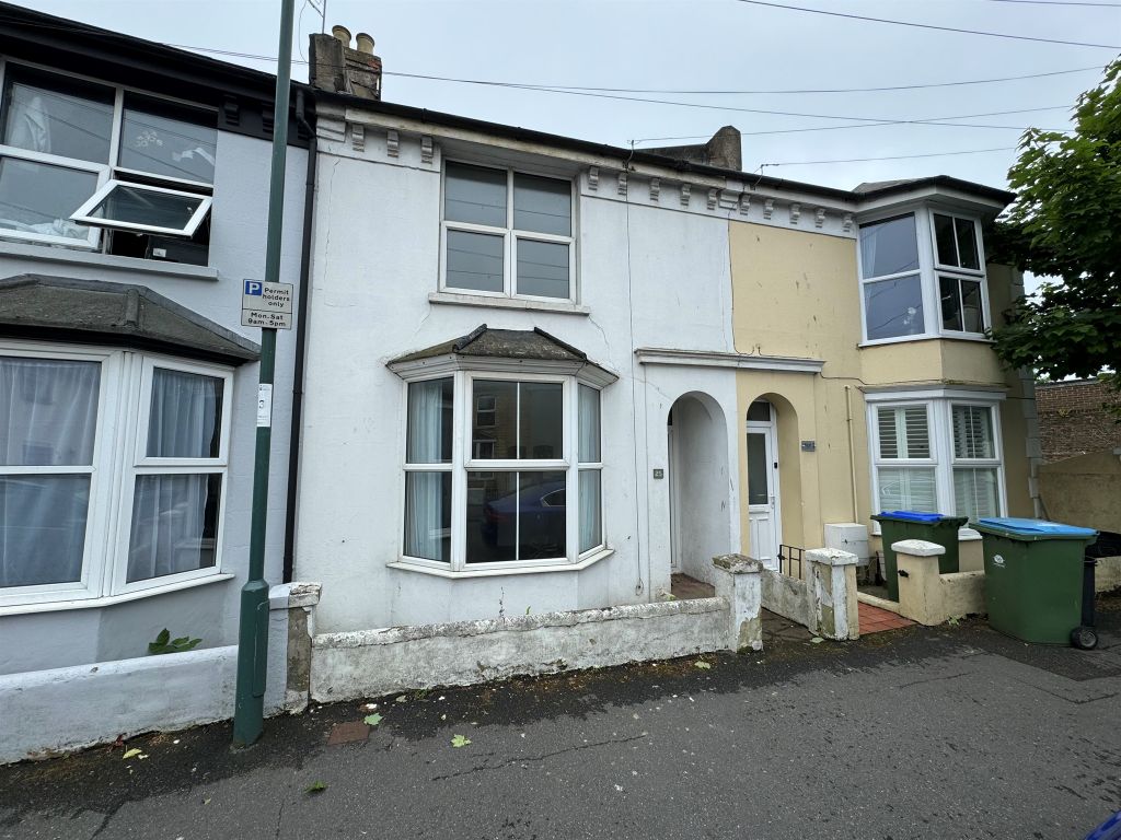 2 bed terraced house for sale in Crescent Road, Bognor Regis PO21, £