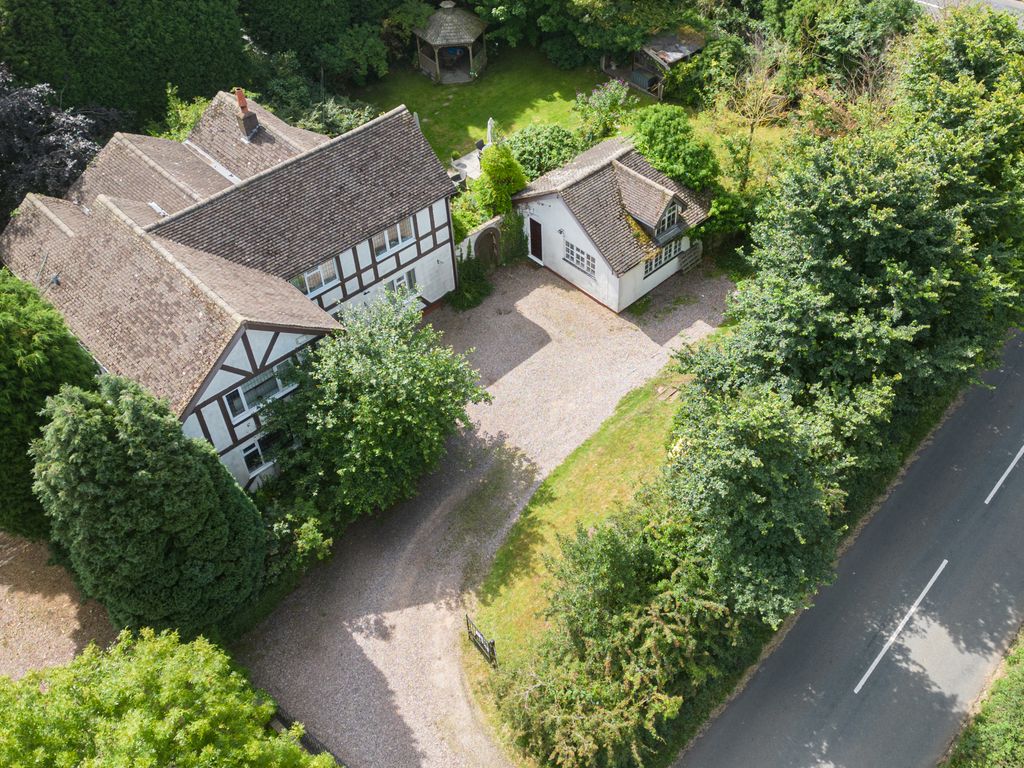 5 bed detached house for sale in Gravelly Lane, Stonnall, Walsall WS9