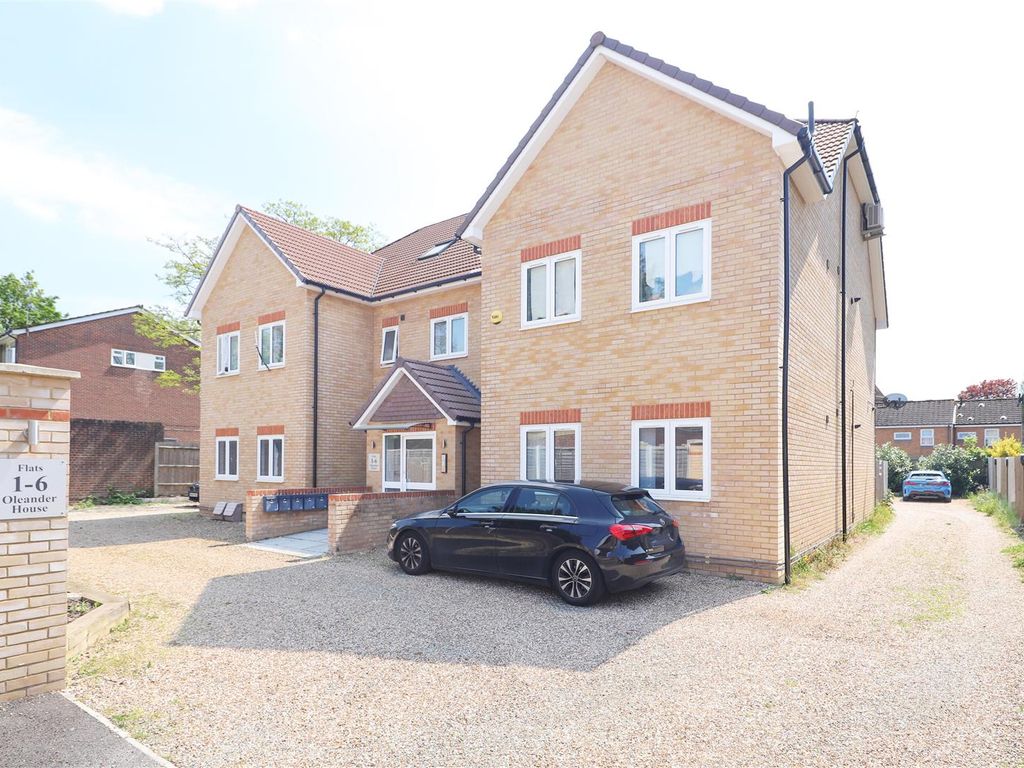 2 bed flat for sale in Oleander House, Corwell Gardens, Hillingdon UB8, £410,000 Zoopla